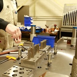 CNC Machining & Tooling Manufacturer & Supplier